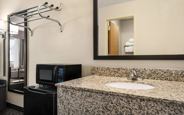 Holiday Inn Calais by IHG