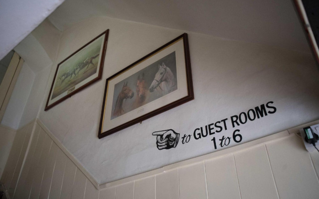 Village House Hotel - Inn