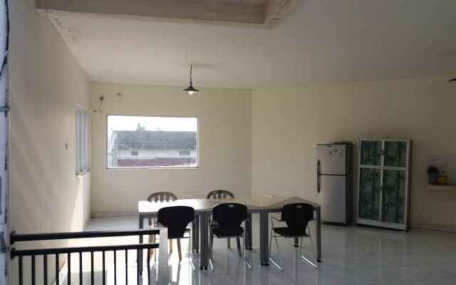 Oyo 2851 Anggrek House Syariah