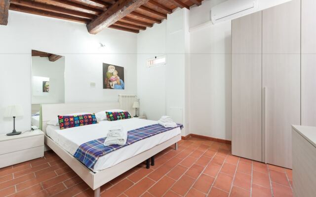 Short-let Florence Apartment Parione