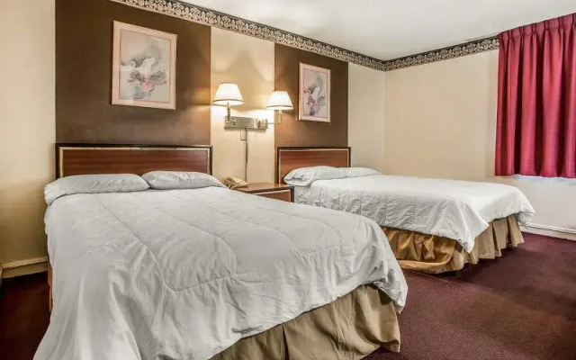 Econo Lodge Breezewood