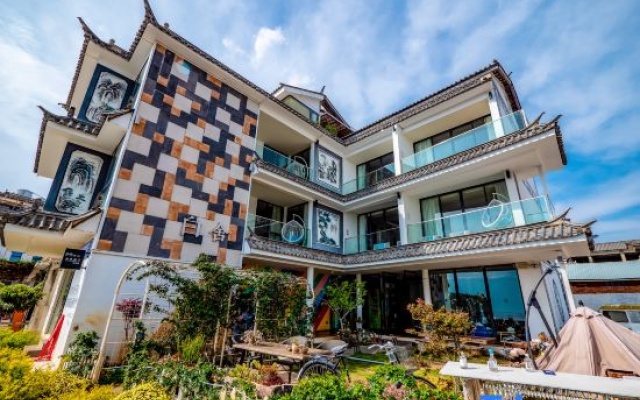 Dali · Manshan · That Year July | 360° Seaview Sunset Moon Tide Resort Art Villa (Erhai Lake) – Exterior – Dali