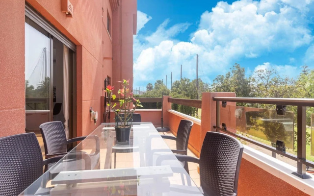 Spacious Apartment With 2 Terraces