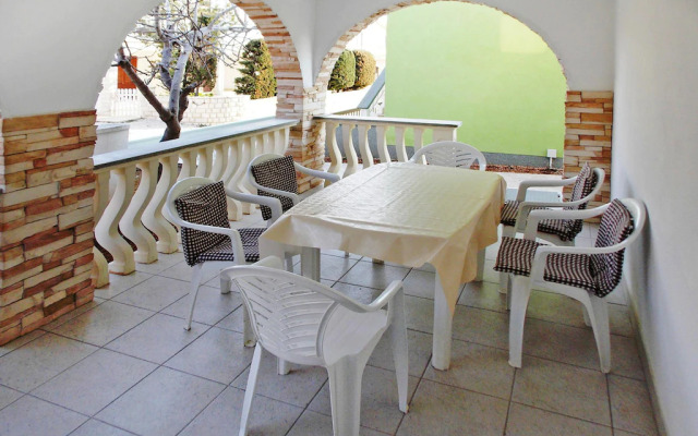 Apartment in Vir with a barbecue