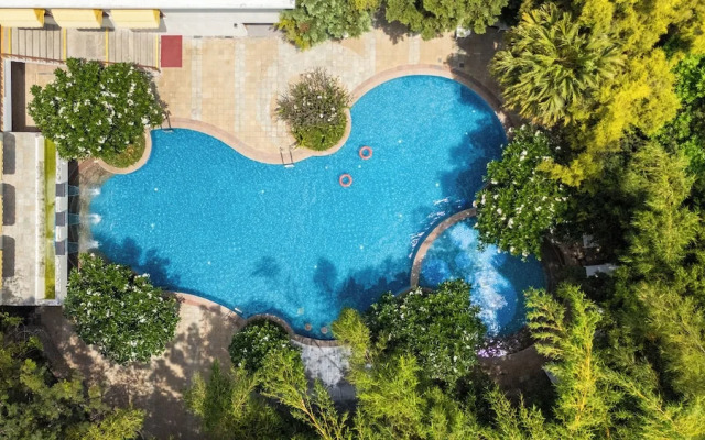 Club Mahindra Golden Landmark