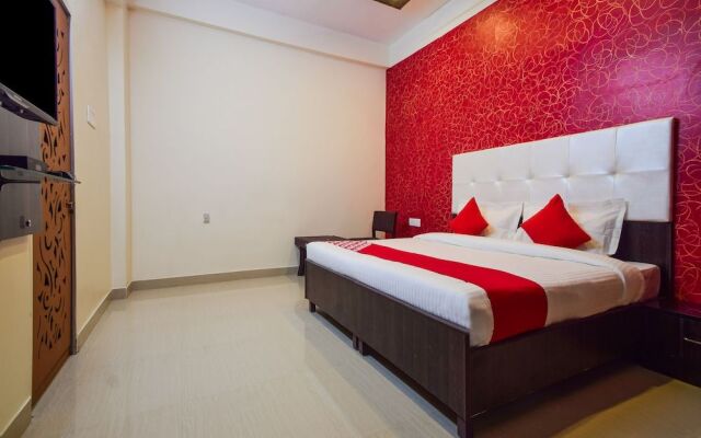 OYO 26659 Hotel Parmanand Garden