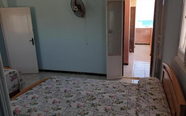 شقق ثلاث غرف بشاطئ الاصيل للايجار قرب الابيض