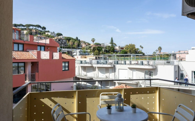 Aci Castello Seaview Apartment With Parking