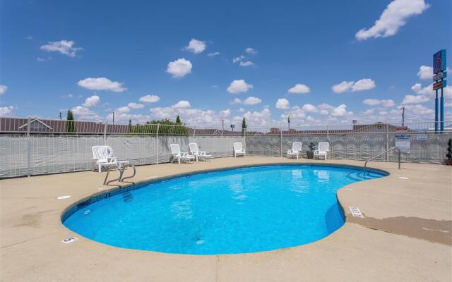 Motel 6 Lordsburg, NM