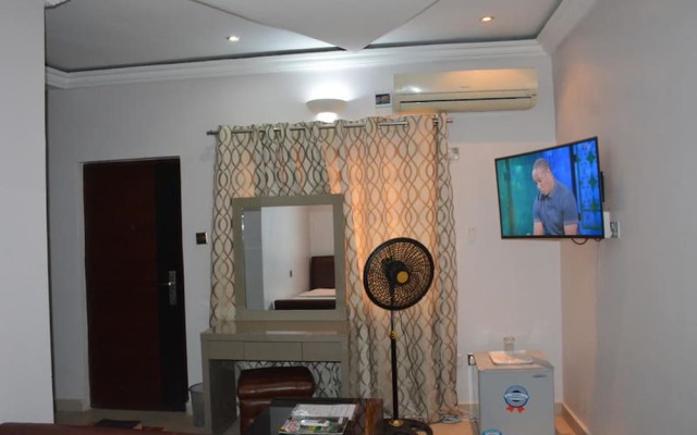 Platinum Inn Gee Hotel