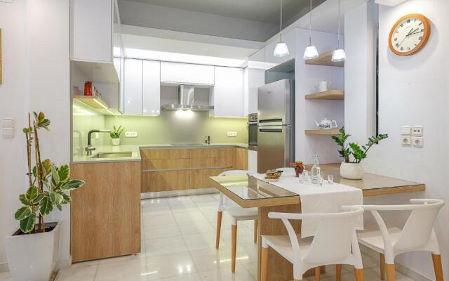 Yellow Sun Marine Apt