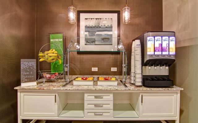 Hampton Inn & Suites Cincinnati-Downtown