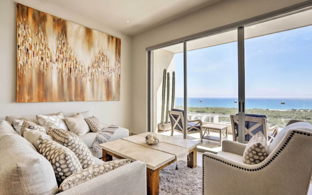 Luxe Cabo Condo w/ Ocean Views + Amenities!
