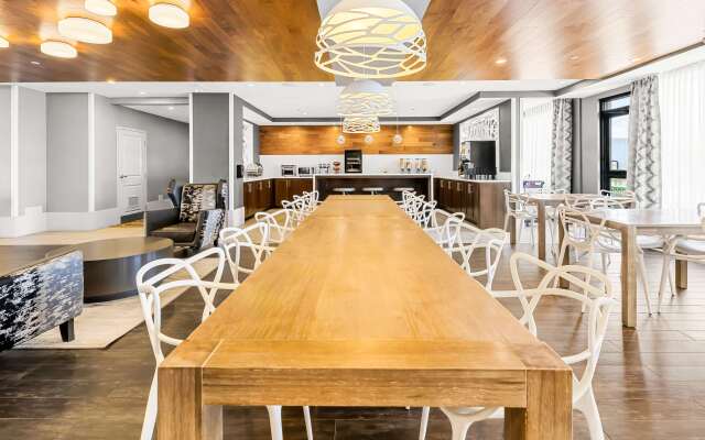 Best Western Plus Airdrie Gateway