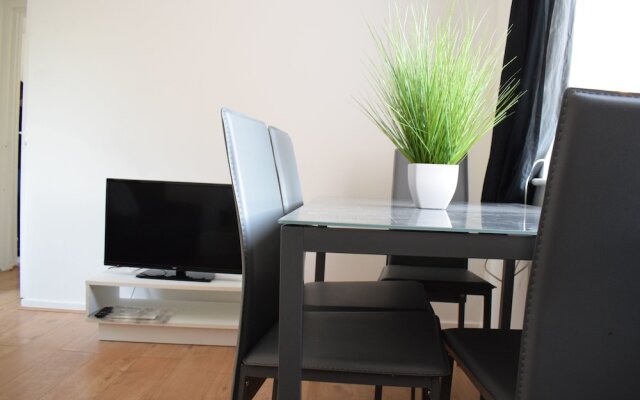 Bright 2 Bedroom Flat In Acton