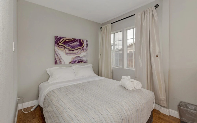 Cozy 2bd House, Minutes From Fb And Stanford Univ! 2 Bedroom Home by RedAwning