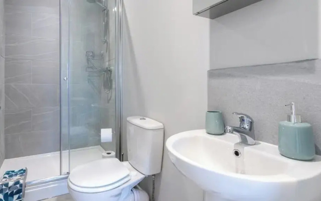 Altham Place-fully Refurbished 2-bath Bungalow