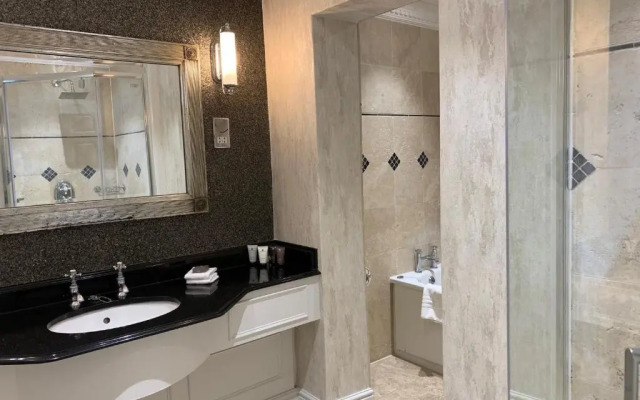 Rowhill Grange Hotel & Utopia Spa