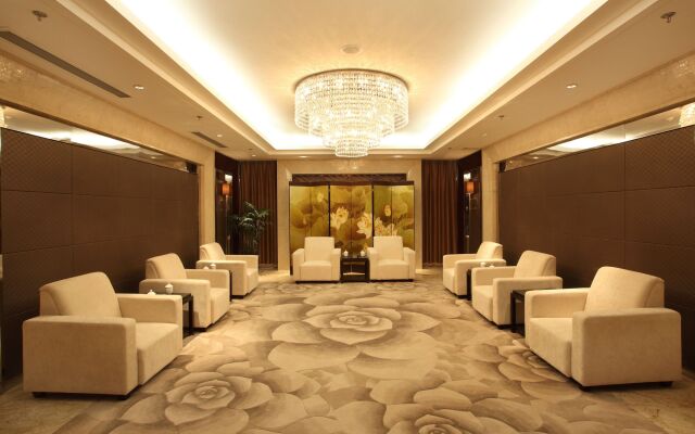 Noble Crown Hotel