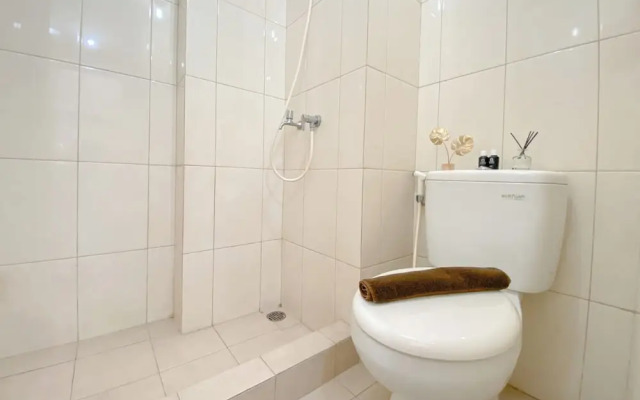 Homey And Compact Studio Apartment Springlake Summarecon Bekasi