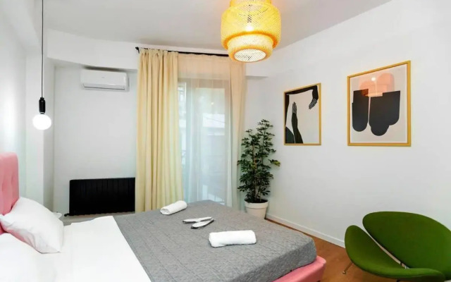 Stylish 2BR apt w huge terrace in Old Tbilisi