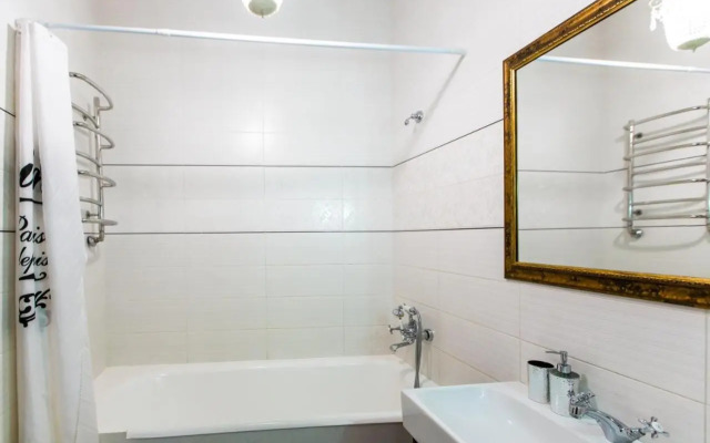 SoVA apartment str Gnatyuka 18
