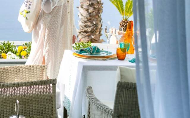 JJ Capri in Capri With 2 Bedrooms and 2 Bathrooms