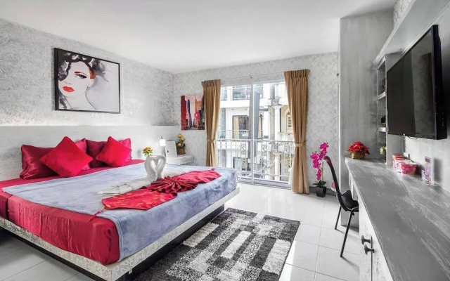 The Shades Hotel 50 meter Beach Front