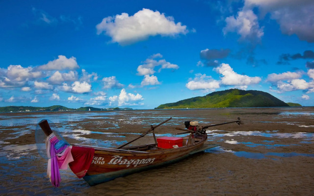 Friendship Beach Resort & Atmanjai Wellness Spa