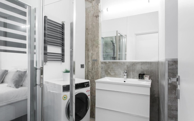 Industrial 1BR Apartment in Ampelokipoi Area by UPSTREET