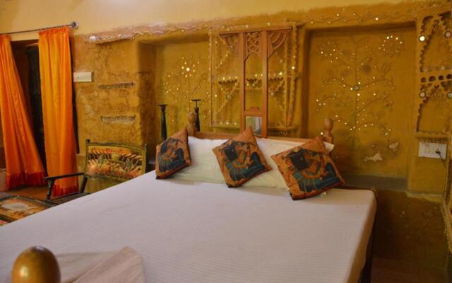 Deepak Hotel & Restaurant