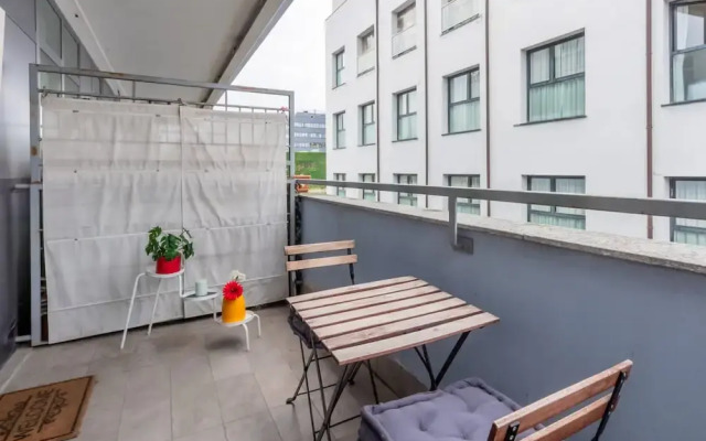 Stylish Apartment With Balcony