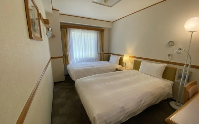Toyoko Inn Okinawa Naha Omoromachi Ekimae