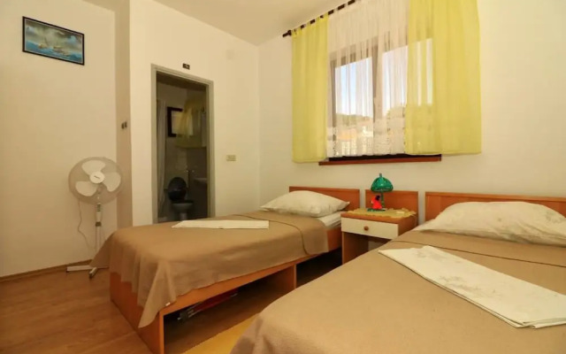 Slavica - Free Parking - A2 Veliki