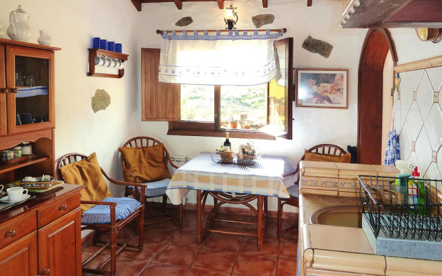 Apartment in Moya with terrace