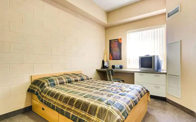 Residence & Conference Centre - Sudbury North