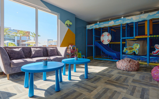 Aquamarine Family Club Hotel