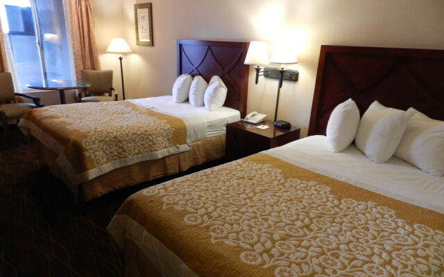 Days Inn & Suites by Wyndham San Diego Near Sea World