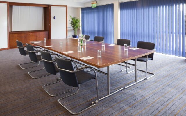 Holiday Inn Luton South - M1 Junction 9