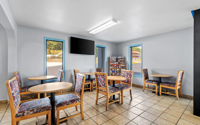 Days Inn by Wyndham Cleveland TN