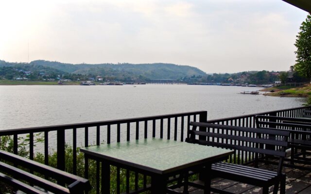 Phornpailin Riverside Resort