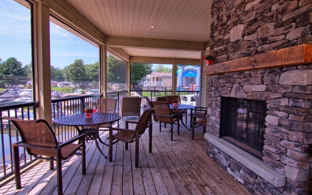 Great Blue Resorts - Shamrock Bay Resort