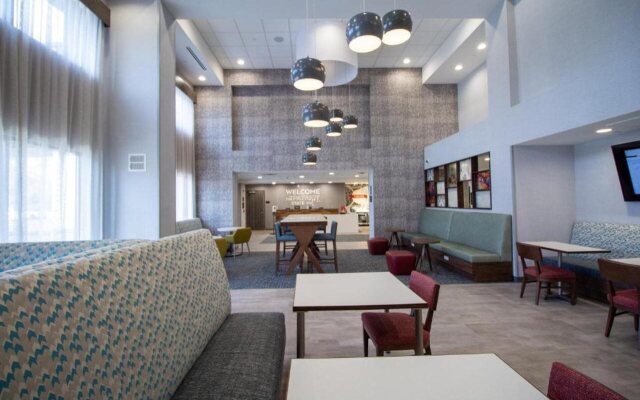 Hampton Inn & Suites North Attleboro