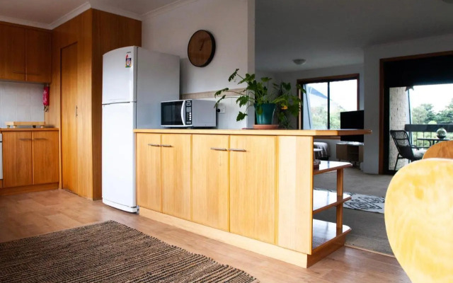 2 By The Beach, Sunny stylish beach side unit