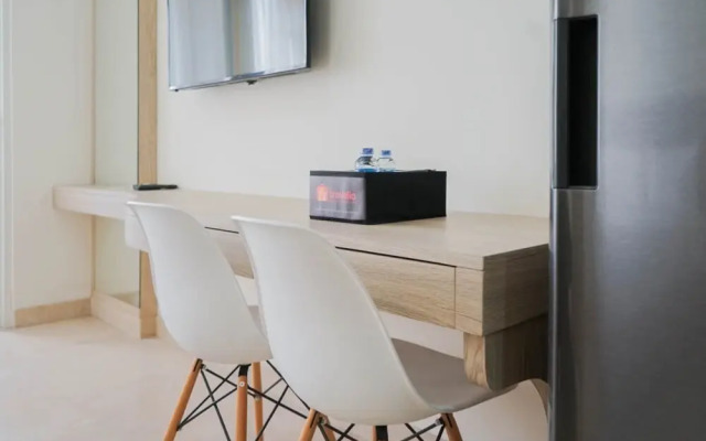 Minimalist and Homey Studio Menteng Park Apartment