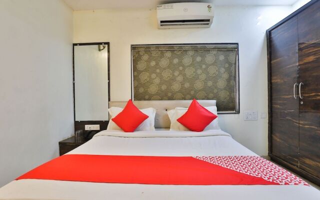 OYO 27633 Hotel Dan