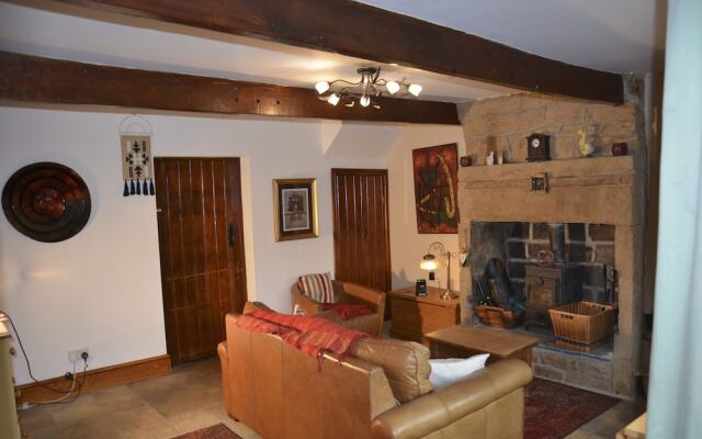 Charming 2-bed Cottage in Hebden Bridge