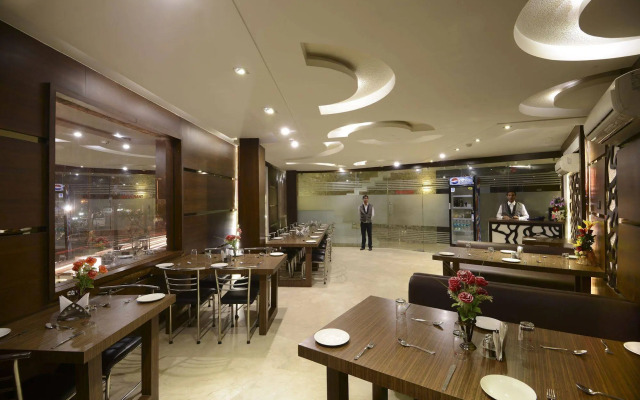 Hotel Maniram Palace