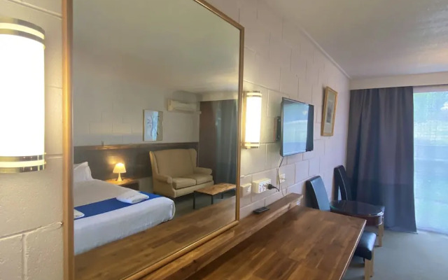 Snow Season Motor Inn