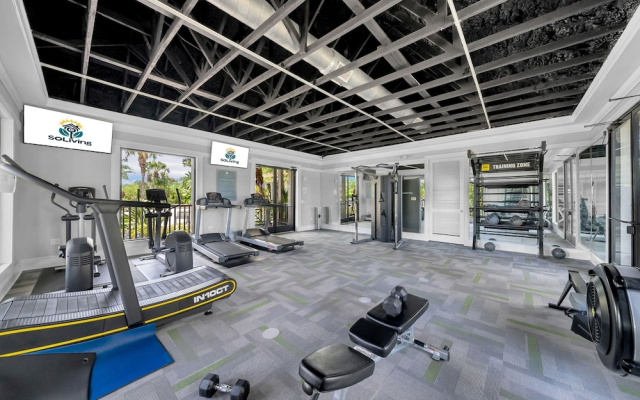 Modern 2BR Pool Gym Pet-friendly 12
